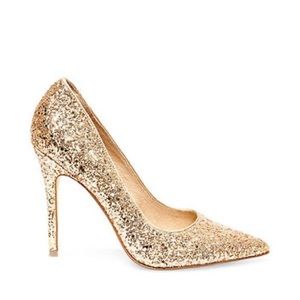 NWT Steve Madden pointed toe gold glitter.